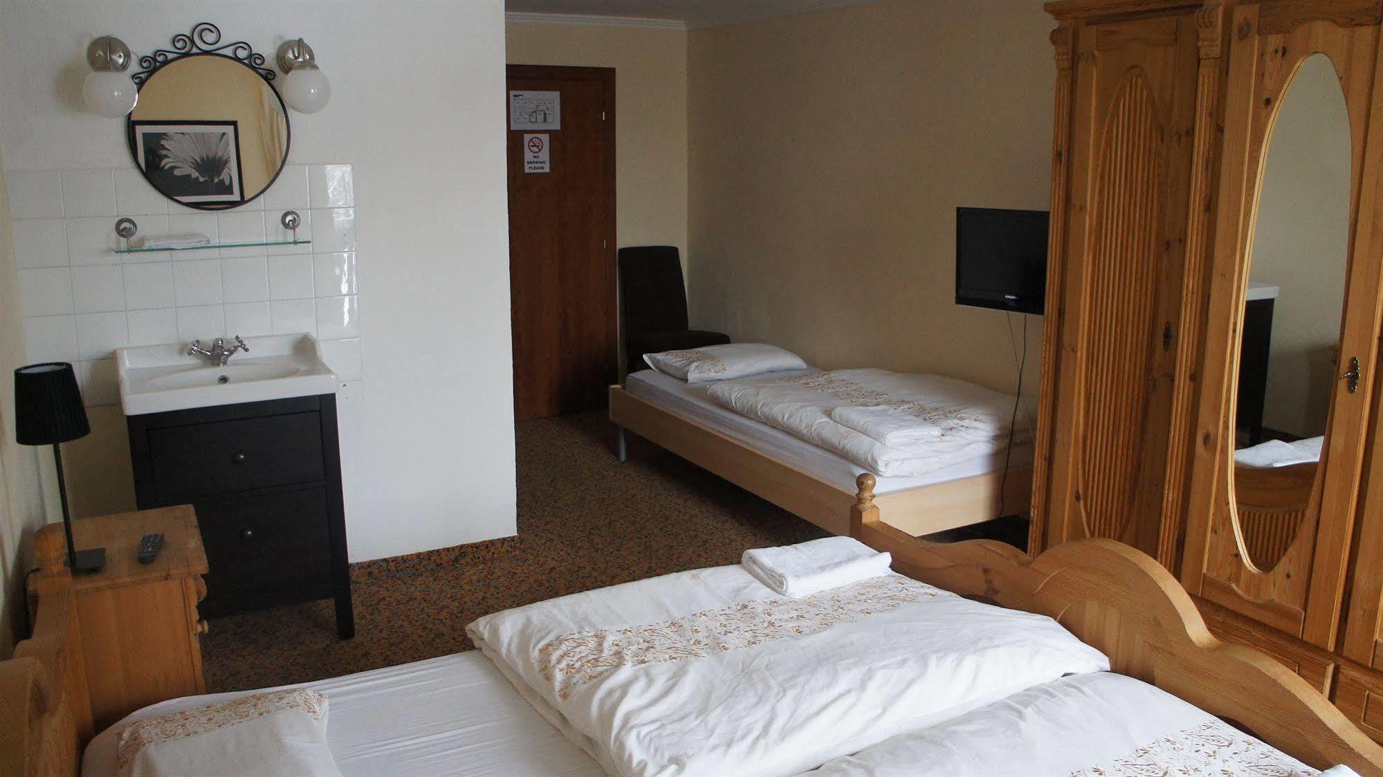 Blue Mountain Hotel Afritz Bagian luar foto